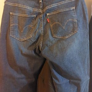 Womens Levi Jeans